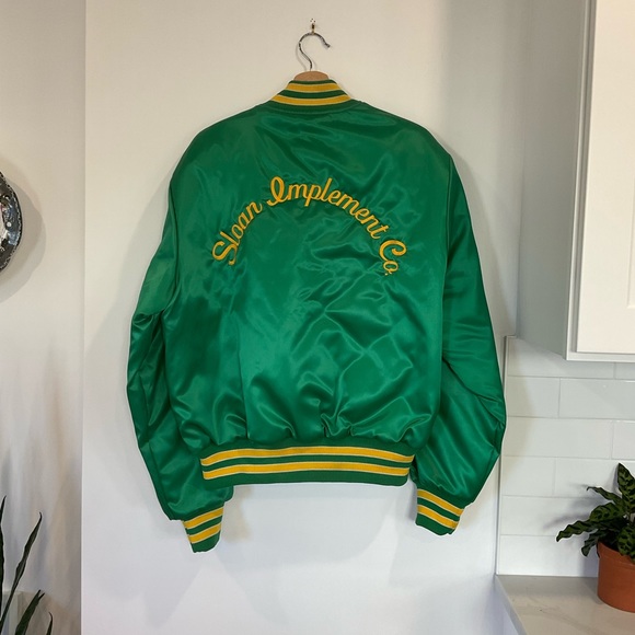 Holloway John Deere bomber jacket. Embroidered Sloan implement co. Men’s large - Picture 11 of 13